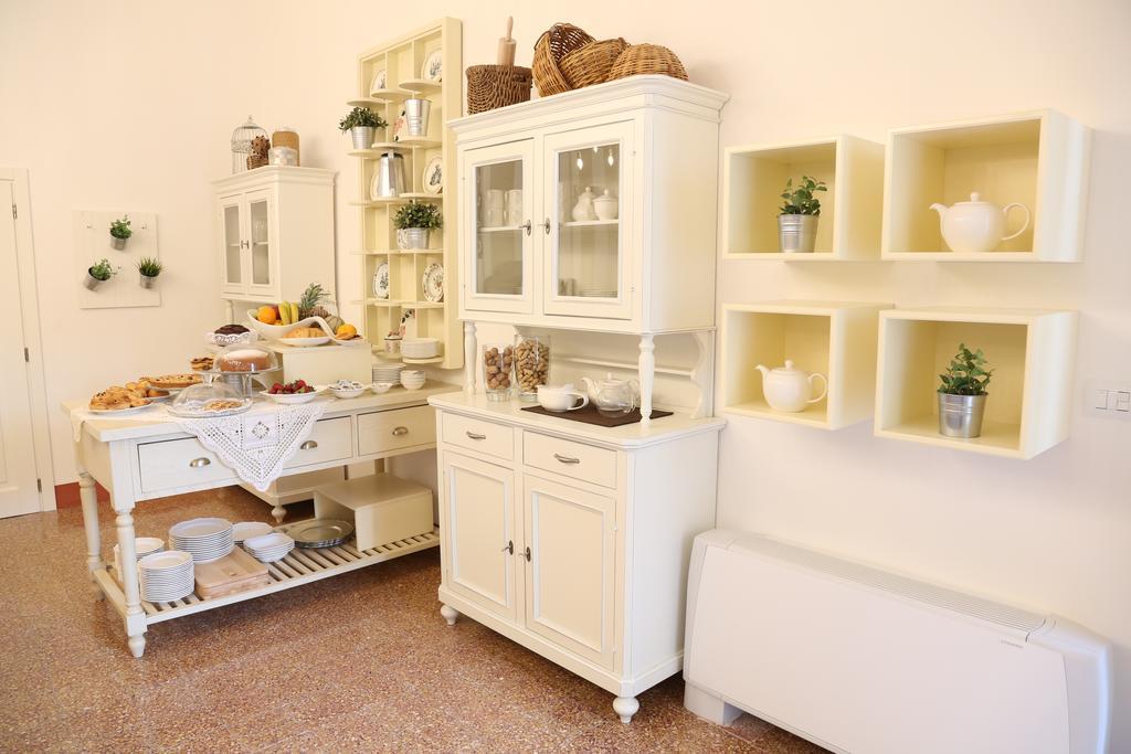 Palazzo Bignami Bed & Breakfast Lecce Exterior photo