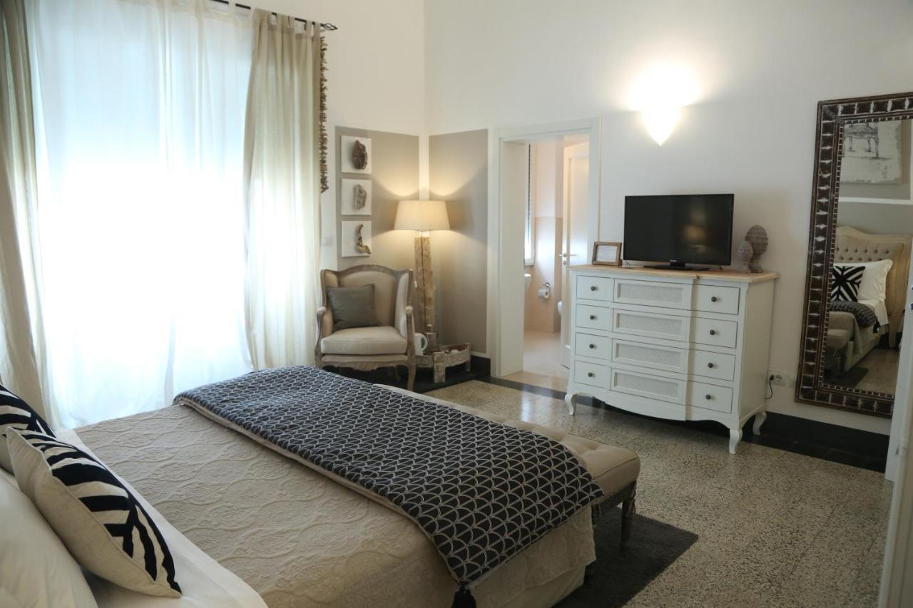 Palazzo Bignami Bed & Breakfast Lecce Exterior photo